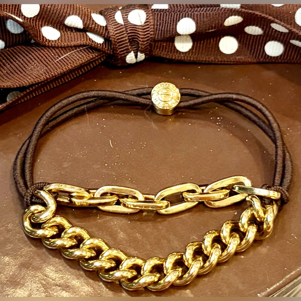 NWOT HENRI BENDEL Stretch Bracelet and/or Ponytail Gold-Toned Spellout Accessory - Picture 5 of 11